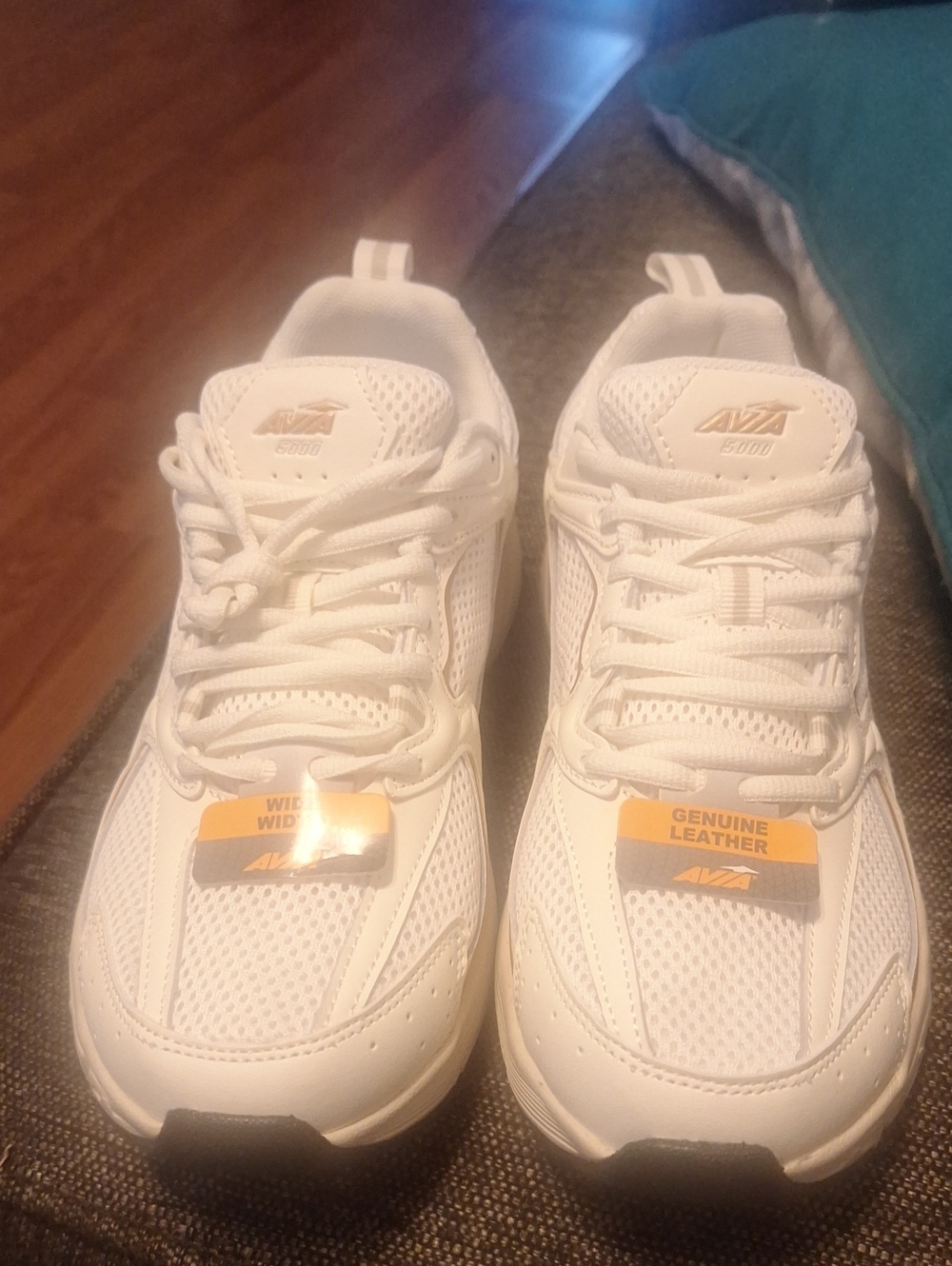 AVIA Men' White Mesh & Leather Athletic Sneakers